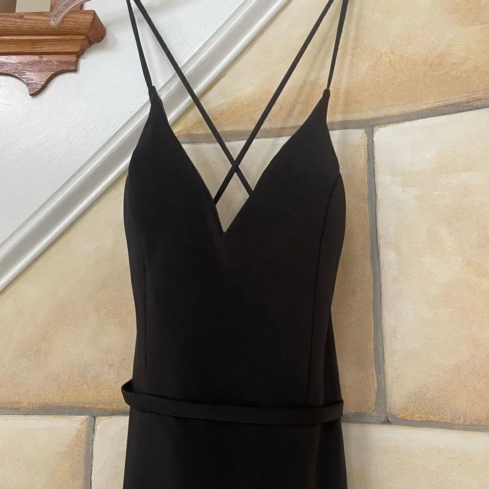 Elegant Black Evening Gown - Picture 5 of 6
